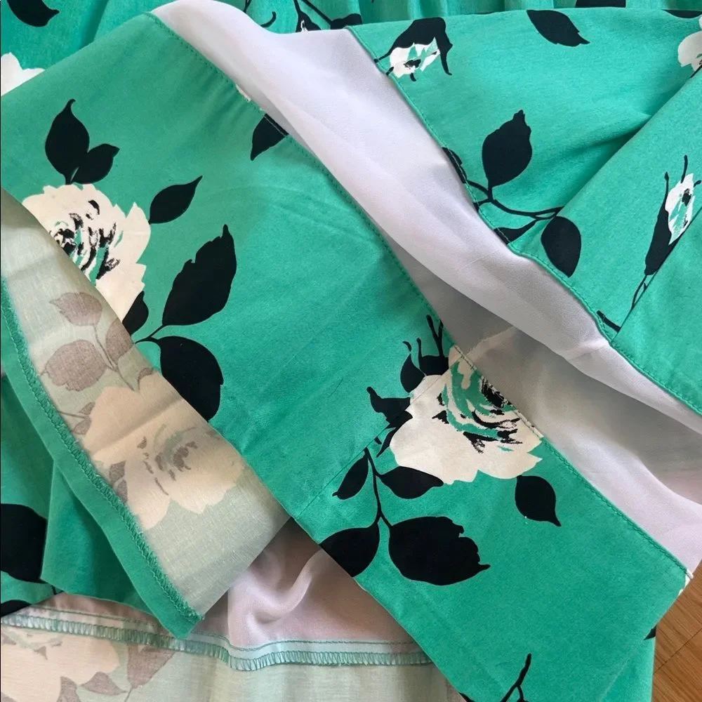 Aqua Floral Green White A-Line Skirt Women's Size Medium Bloomingdale’s MIDI